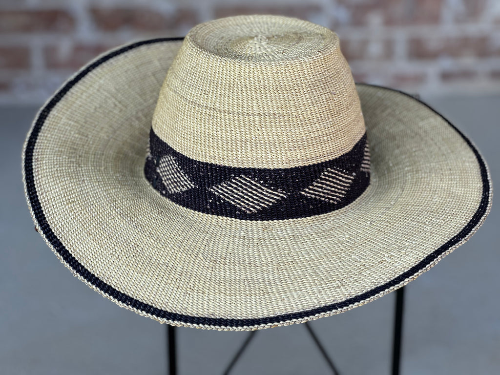 Ghanaian Straw Hats With Wide Brim Band & Leather Strap- Round Tan & B –  THE AFRICAN HOME GOODS