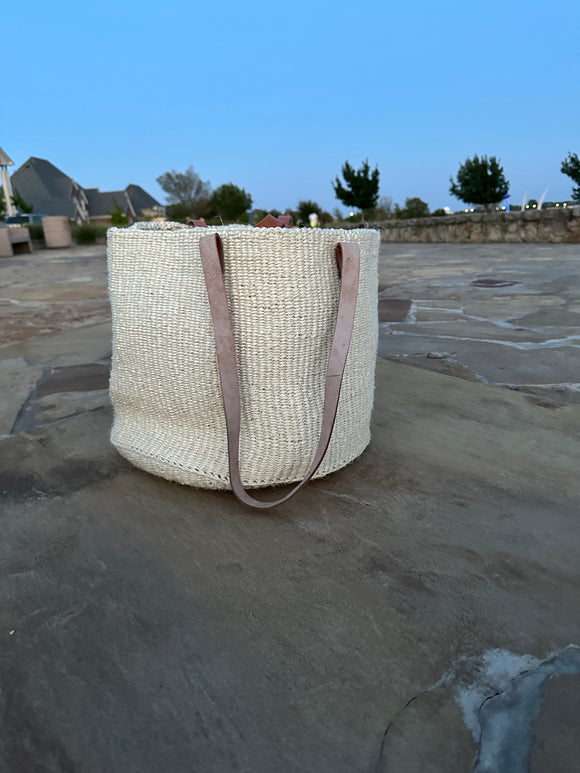 White Mifuko Kiondo Kenya beach bag, Shopping Market Basket, Picnic basket, Home Decor Diameter: 19